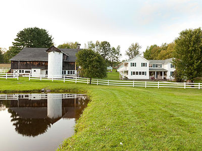 rustic barn wedding venue